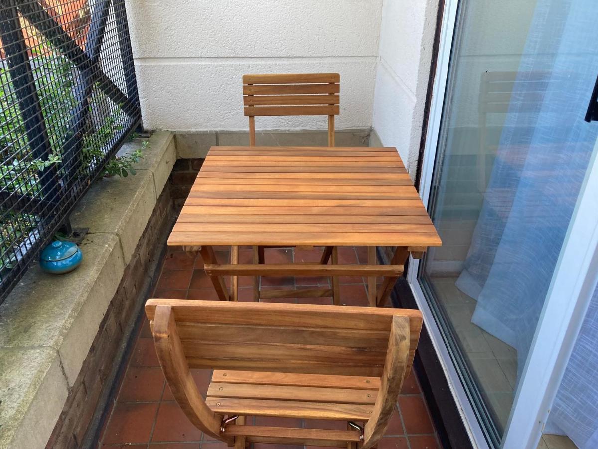 Comfortable Room With Private Balcony And Shared House London Eksteriør billede